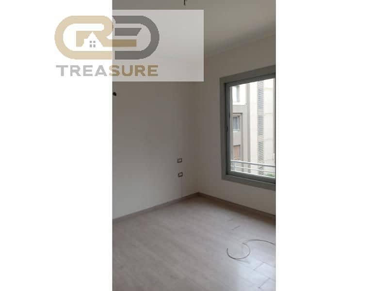 super lux apartment for rent in village gate 1