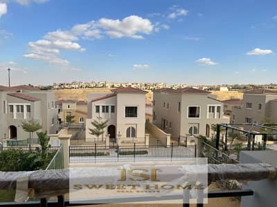 Townhouse for sale, building area 300 m, land area 300 m, 4 bedrooms, 4 bathrooms, private garage, wonderful view, spacious areas, semi-furnished, sup