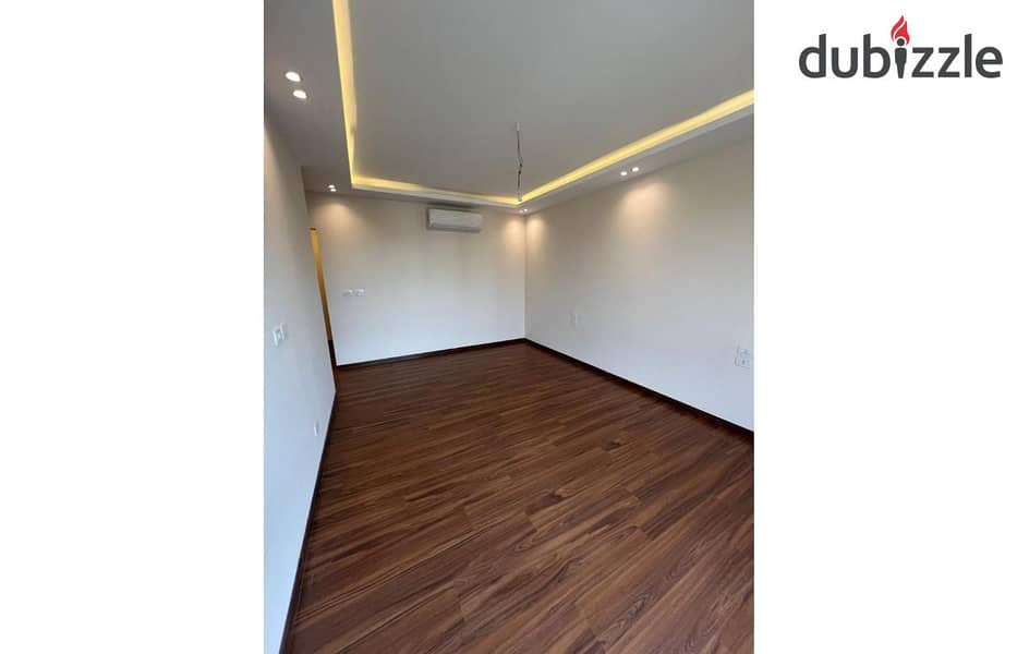 Triplex 305m semi furnished for rent in eastown sodic New Cairo. 3