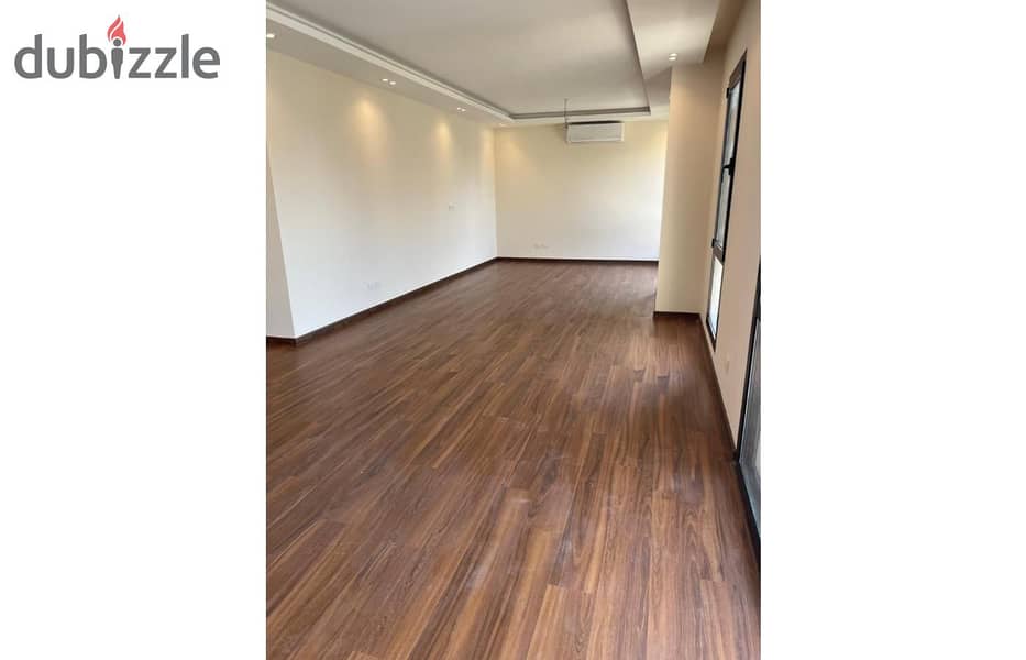 Triplex 305m semi furnished for rent in eastown sodic New Cairo. 9