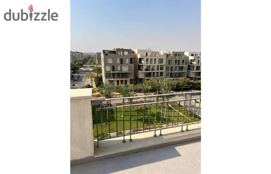 Triplex 305m semi furnished for rent in eastown sodic New Cairo. 19