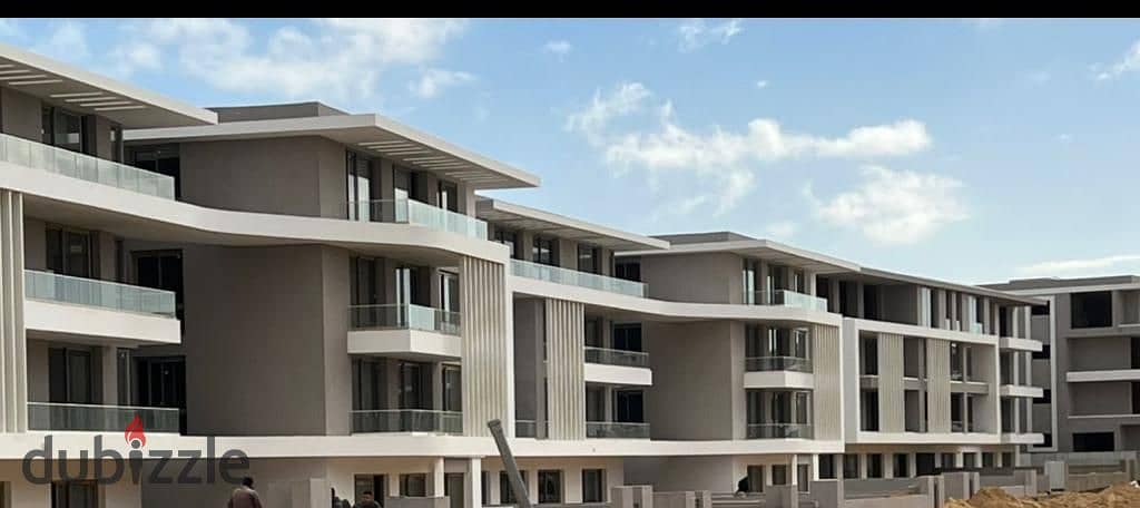 For sale, Townhouse Corner, the largest building area, 348 square meters, in Jules Compound, received at a snapshot price, next to New Giza 2