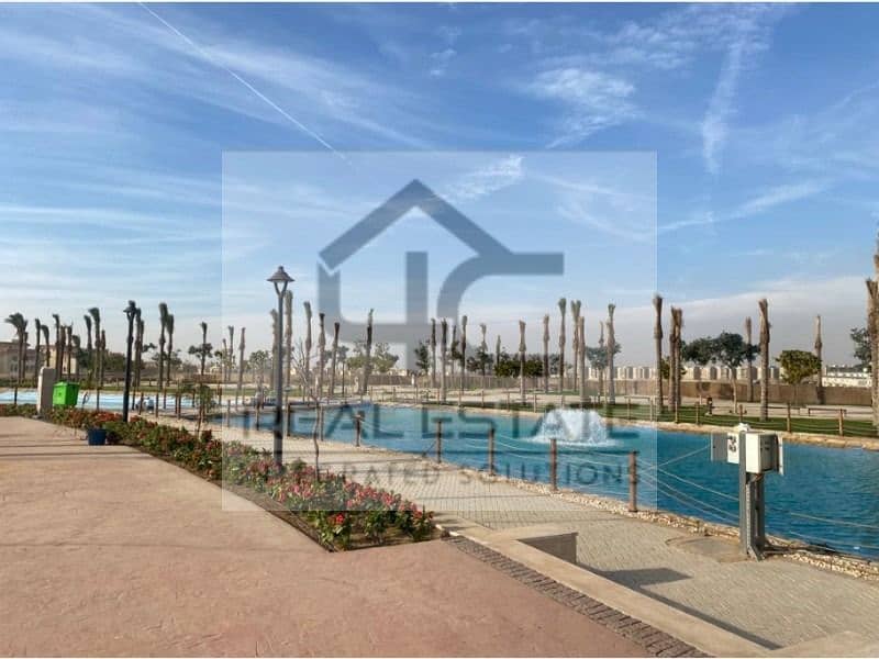 130 m apartment with installments, finished, view, landscape, in a very special location, with a down payment below the market price, in Fifth Square 14