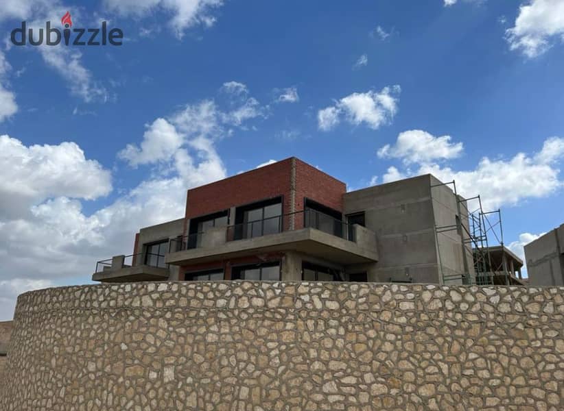 Own an apartment with a landscape view in installments, in a prime location next to JOULZ in BRIX 8