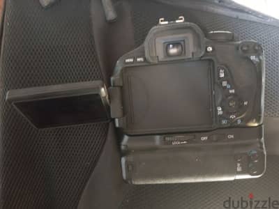 Canon 600d with battery grip and two original batteries