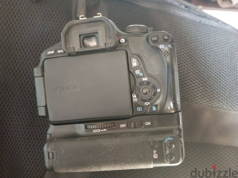 Canon 600d with battery grip and two original batteries 3