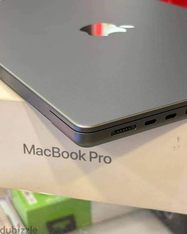 كسر زيرو ماك بوك برو ١٤ بوصة MacBook Pro M3 Pro Chip 2