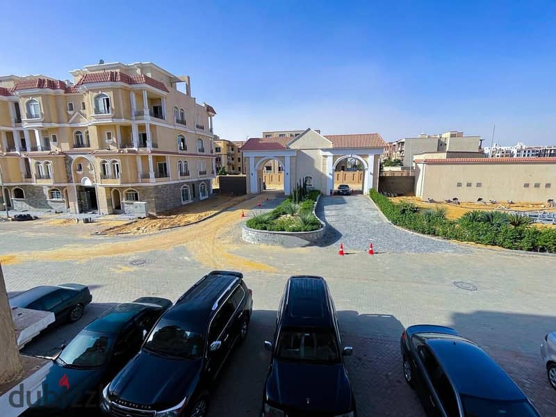 Stunning villa, 326 sqm + 102 sqm private roof in ABHA compound, next to Sporting Club & behind Mall of Arabia. Immediate delivery & installments. 1