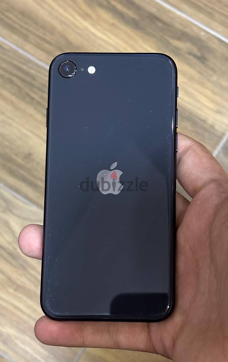 iphone SE 2020 64 gb الكسر اللي في الشاشه ده دي سكرينه 1