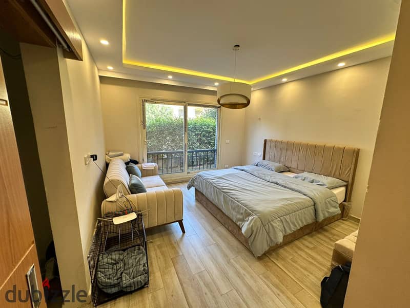 Apartment with garden for sale, ultra super lux, in Stone Residence Compound 1