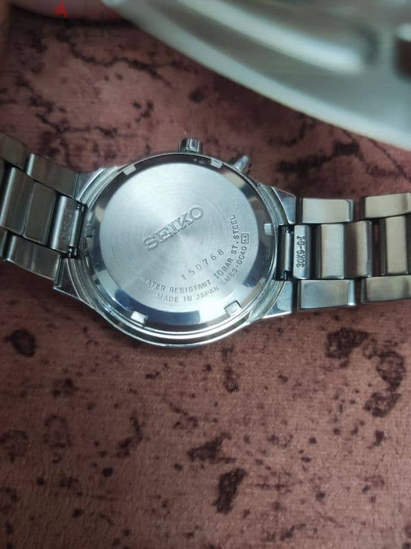 ساعة سيكو كاينتك seiko kinetic تعمل بالبطارية وتشحن عن طريق الحركة 2