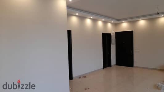 شقة بالتكيفات و اجهزه المطبخ  للبيع 2نوم + تشطيبات خاصه في فيلدج جيت التجمع apartment sale village gate