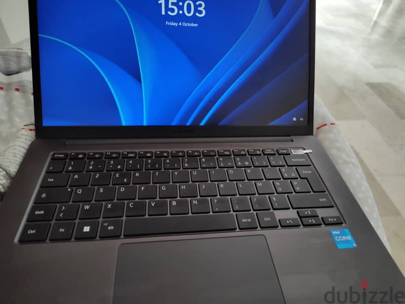 Samsung Galaxy book 2 Business 3