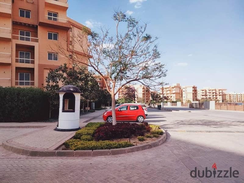 Apartment for sale in Ashgar City, 3 bedrooms and 2 bathrooms, 10% down payment, with installments over the longest payment period and the earliest de 6