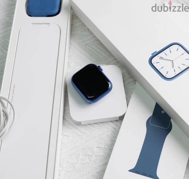 Apple watch series 7 for sale Battery 97% معاها العلبة وحاجتها كلها 3