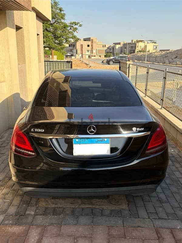 Mercedes-Benz C180 2019 كلاسيك فبريكا بالكامل 1