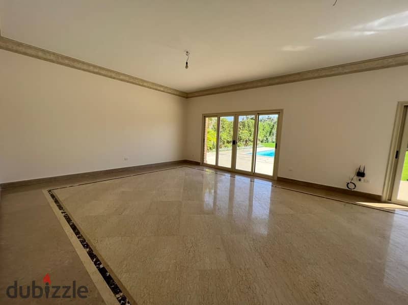 Villa for rent, semi-furnished, 750 m, with a 750 m garden, in Katameya Dunes Compound 11