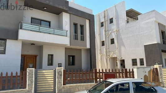 فيلا بحري twin house للبيع في كمبوند وصال بموقع متميز