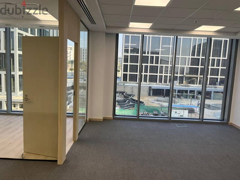 مكتب مميز للايجار في كايرو فيستيفال سيتي -   Office for rent in CFC 3