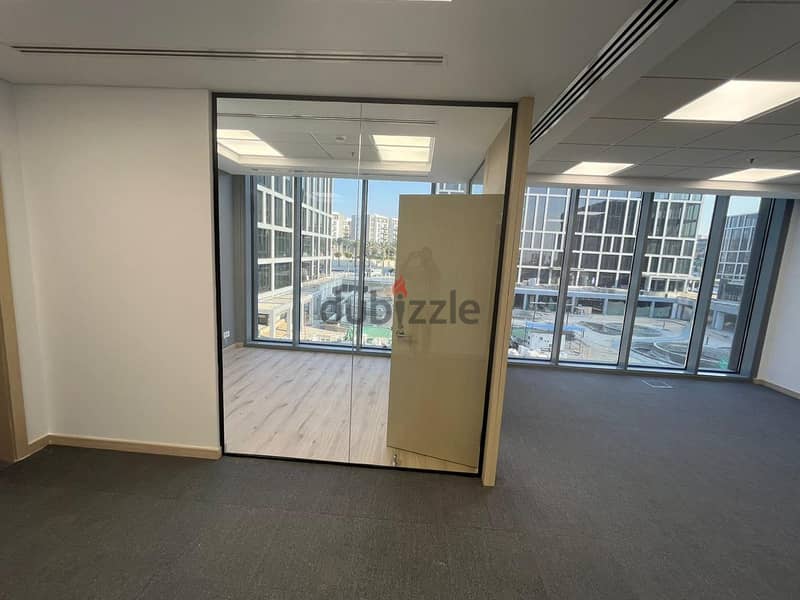 مكتب مميز للايجار في كايرو فيستيفال سيتي -   Office for rent in CFC 4