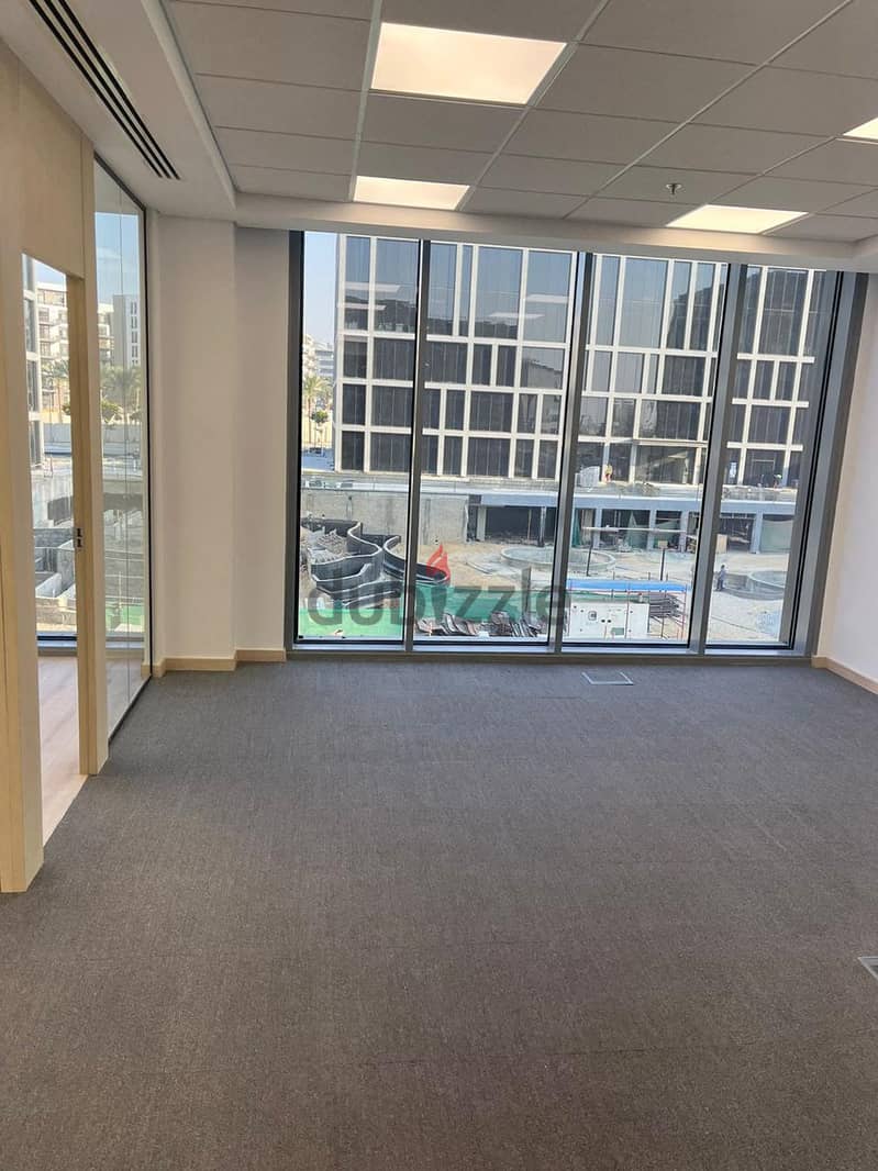 مكتب مميز للايجار في كايرو فيستيفال سيتي -   Office for rent in CFC 5