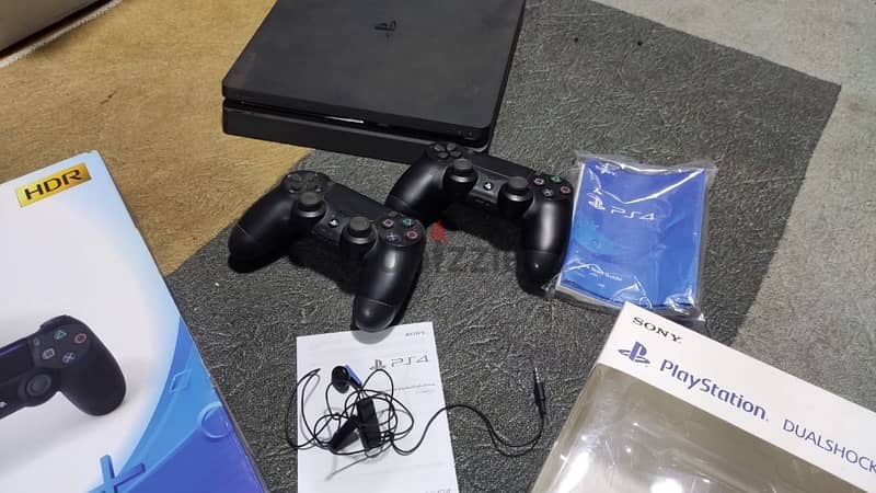 playstation 4 slim 1