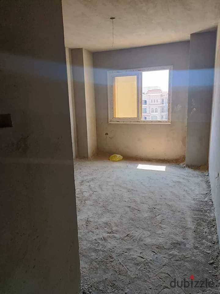 Apartment for sale in El Tagamoa, Cairo Pearl Compound, on Mohamed Naguib Axis, near Garden Heights and Hyde Park 0