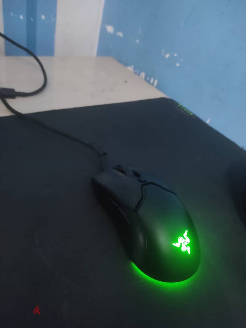 Razer Viper mini + glass feet 0