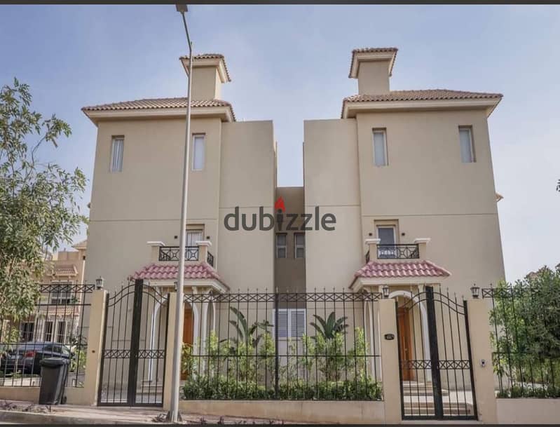 Twin house for sale at a bargain price in NEYOUM OCTOBER Compound, in the best location in October, next to Al Sa'id Club and Mall of Arabia. 2