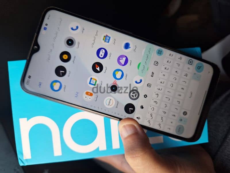 للبيع Realme Narzo 50A حالة فوق ممتازة علبة و شاحن و جراب 128/4 2