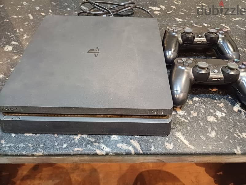 Ps4 500giga بدراعين ب ٩٠٠٠ 1