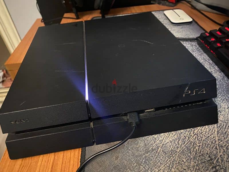 Playstation 4 Fat للبيع معاه دراع واحد 1