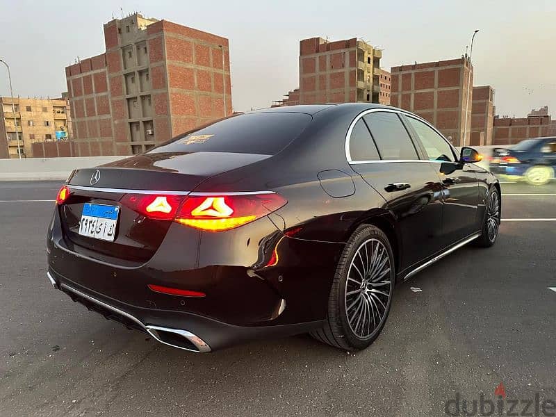 e200للايجار اليومي والشهري 1