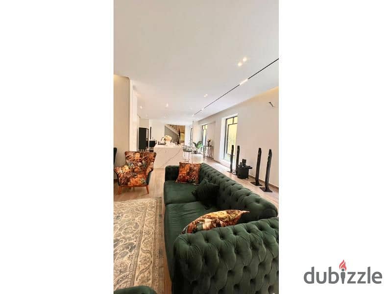 For sale, 4-room duplex, 450 sqm + garden, 150 sqm, fully finished, in the fourth tourist area, in front of the Mall of Arabia, October 6