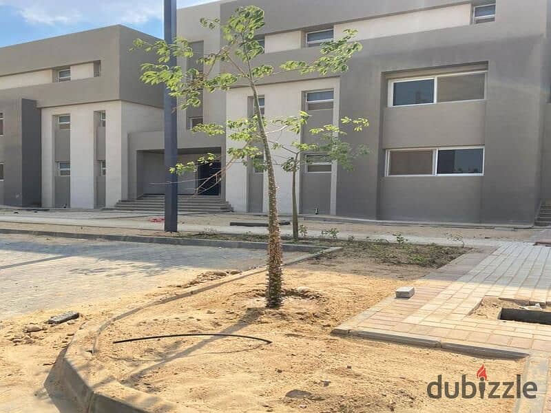 A 395-square-meter twin house is available for immediate delivery in ETAPA compound, Sheikh Zayed, with an installment plan over 10 years 14