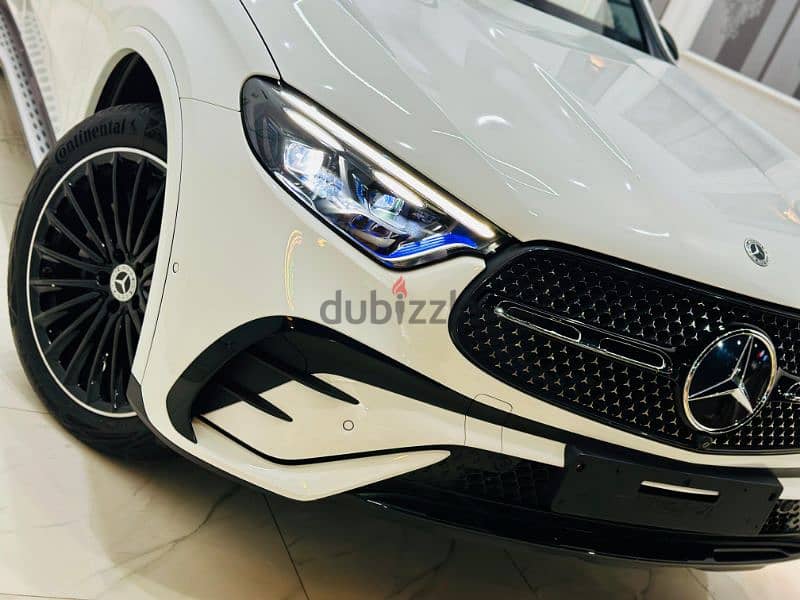 مرسيدس GLC 200 2023 AMG زيرو رخصت ولم تستخدم ادفع 1,700 وقسط الباقي 4