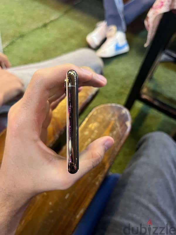 IPhone xs max زيرو 4