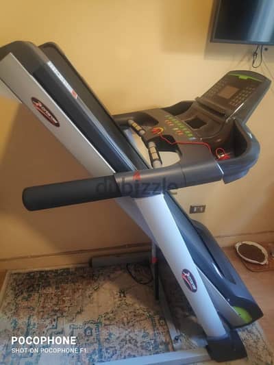 ممتازة بحالة الزيرو  treadmill lxz