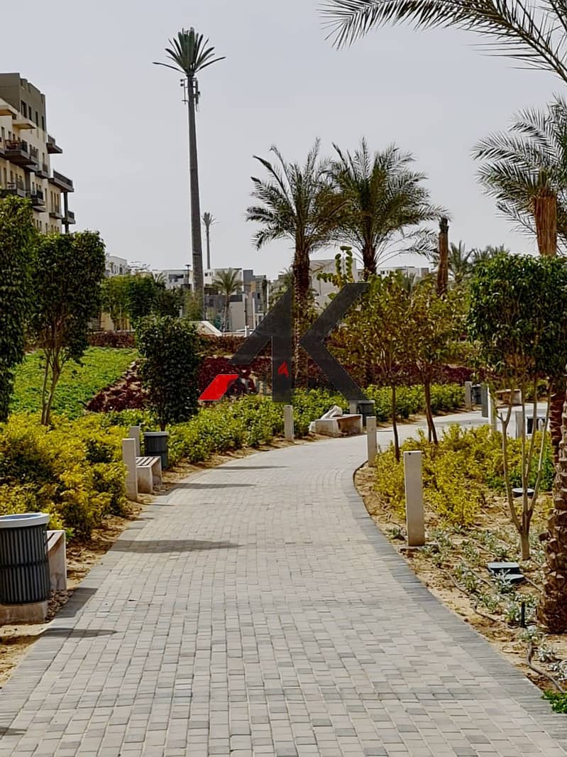 Prime Location Penthouse For Sale in Eastown - New Cairo 6