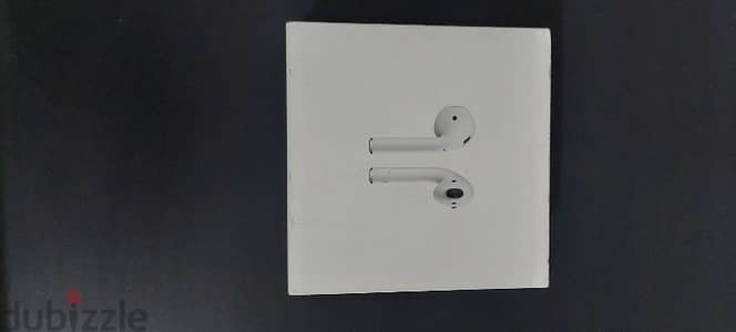 Airpods 1st generation with wireless charging case RIGHT EAR ONLY