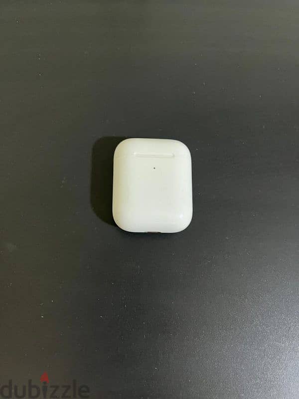 Airpods 1st generation with wireless charging case RIGHT EAR ONLY 2