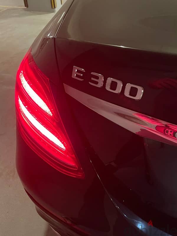 E300 Only 14,000 Km - عربيه من الوكيل - Mercedes-Benz - AMG 1