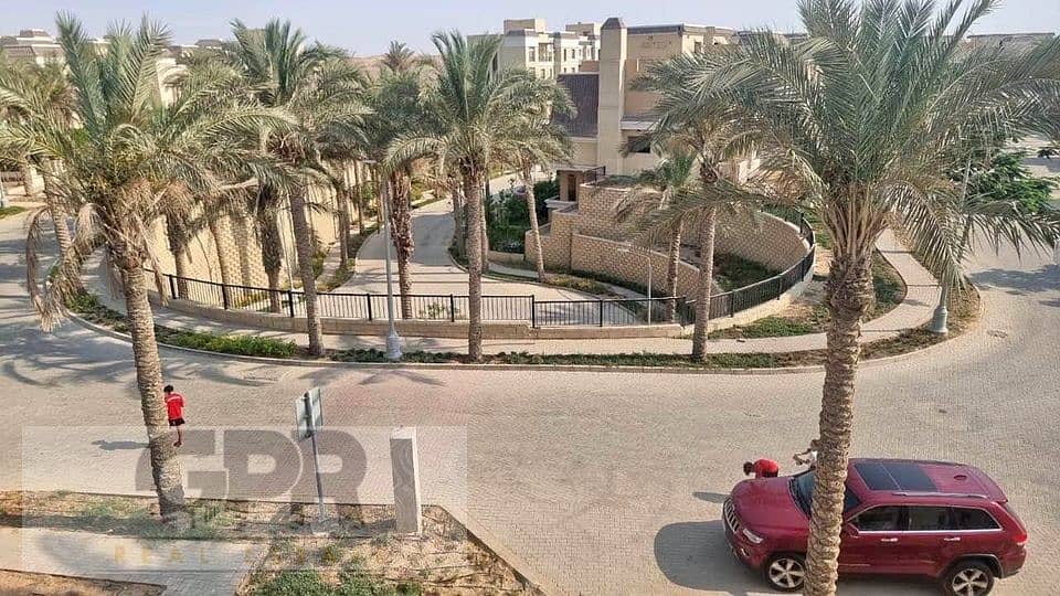 under market price for villa 3th floors with lagoon view in sarai new cairo 10