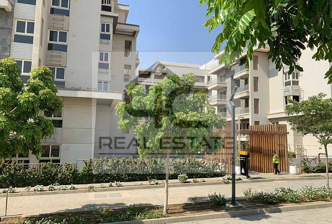 Opportunity to receive Ready to move  of a 3-bedroom apartment, 180 sqm, second floor, in Mountain View iCity, at less than the market price, Prime Lo 3