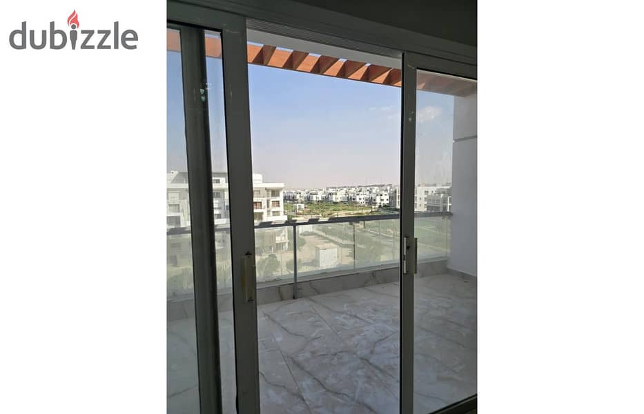 Duplex 240m Semi furnished for rent in hyde park new cairo 3