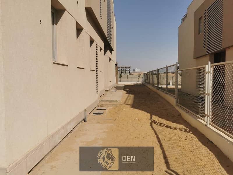 Twin house immediate delivery in Palm Hills Compound, New Cairo 2