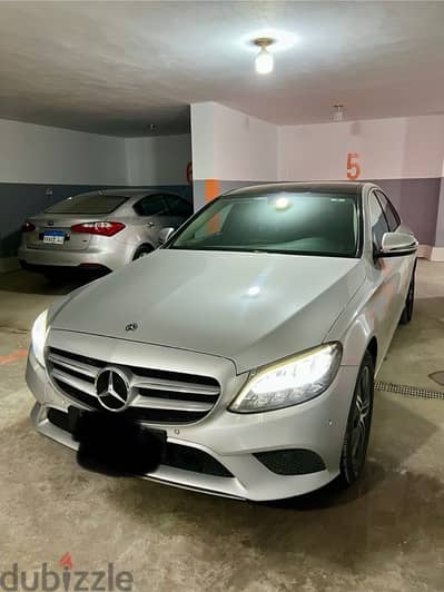 Mercedes-Benz C180 2020 Wakeel like zeroo only 35000kilometer