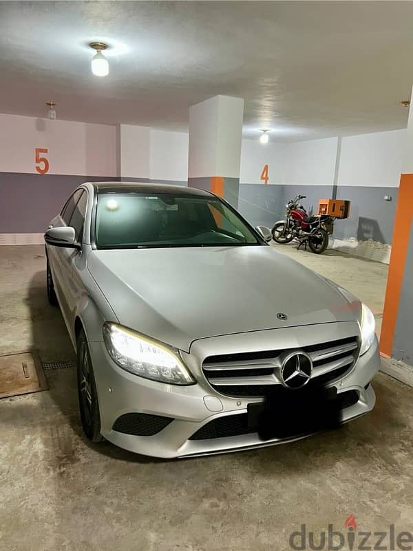 Mercedes-Benz C180 2020 Wakeel like zeroo only 35000kilometer 1