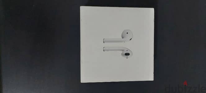 Airpods 1st generation with wireless charging case RIGHT EAR ONLY