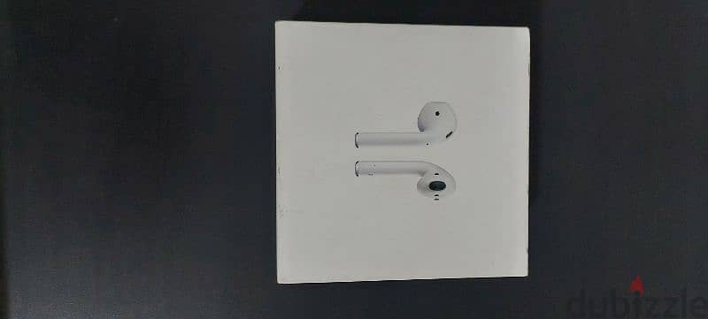 Airpods 1st generation with wireless charging case RIGHT EAR ONLY 0